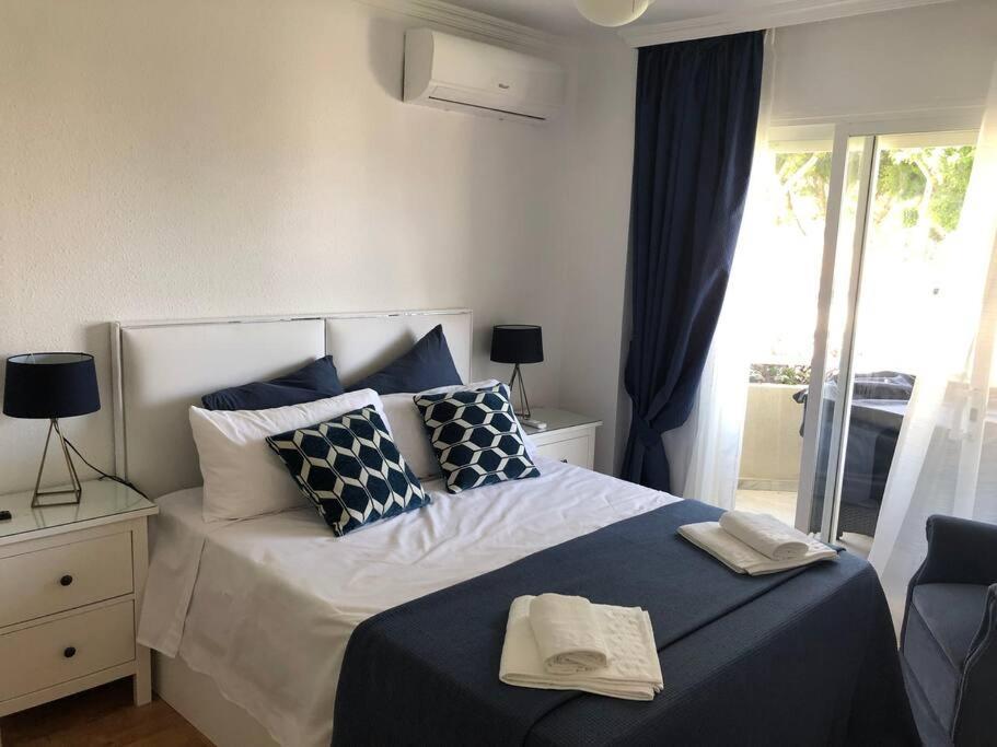 Apartamento Torremolinos 5 Personas + Parking + Piscina Todo El Ano Luaran gambar