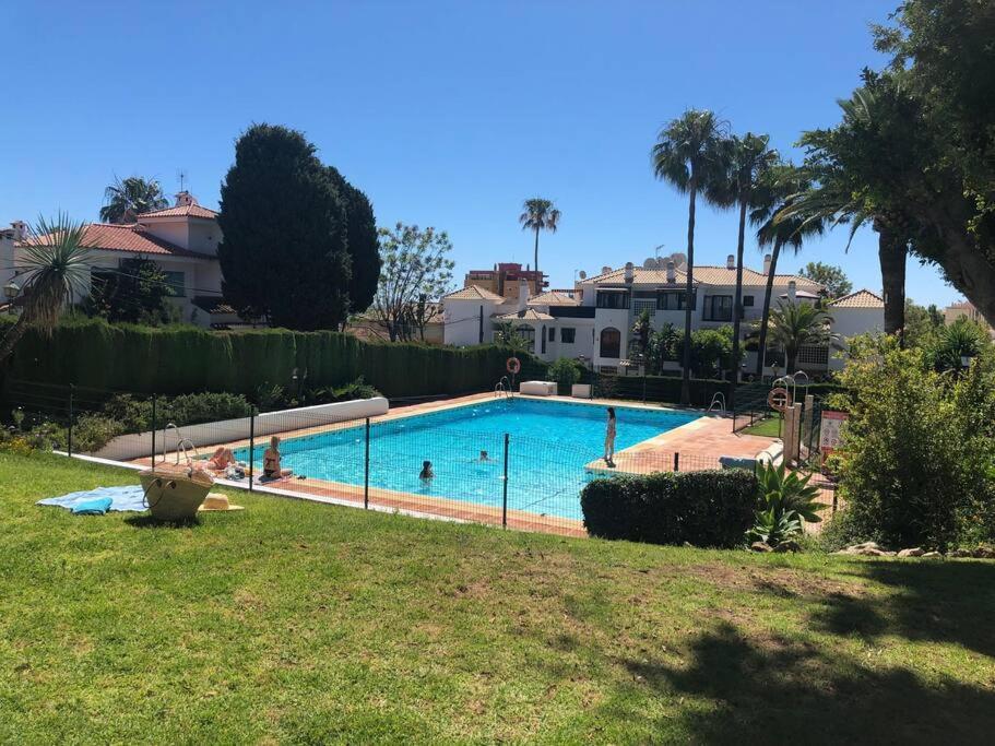 Apartamento Torremolinos 5 Personas + Parking + Piscina Todo El Ano Luaran gambar