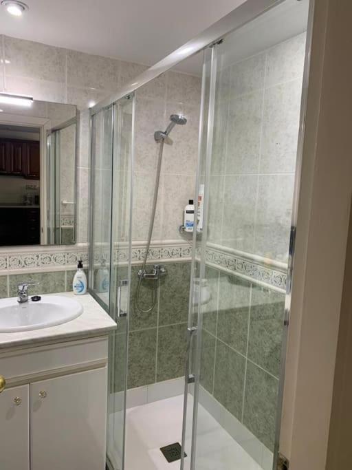 Apartamento Torremolinos 5 Personas + Parking + Piscina Todo El Ano Luaran gambar